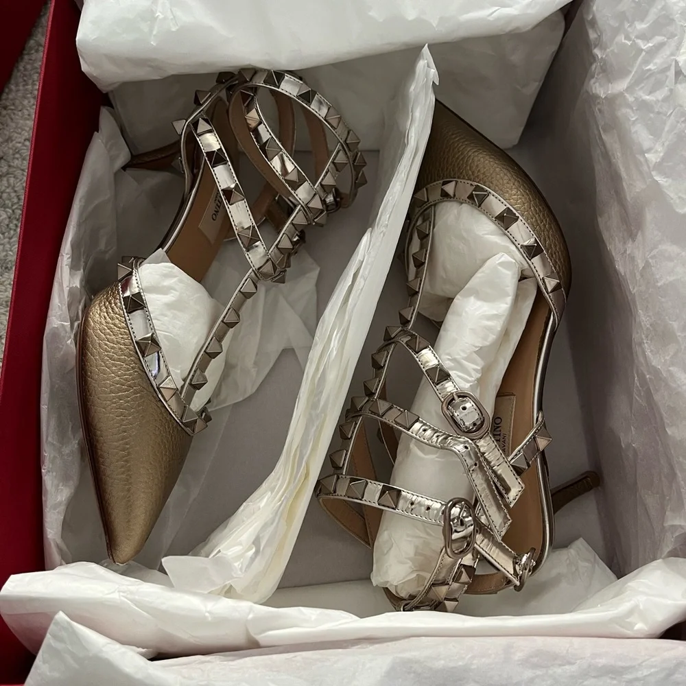 EUC Valentino Rockstud Pumps 65mm size 6 EU36 light gold - Picture 12 of 14